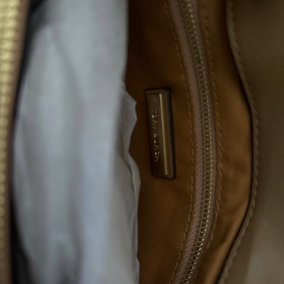 Tory Burch Fleming Soft Convertible Bag - Picture 5 of 6